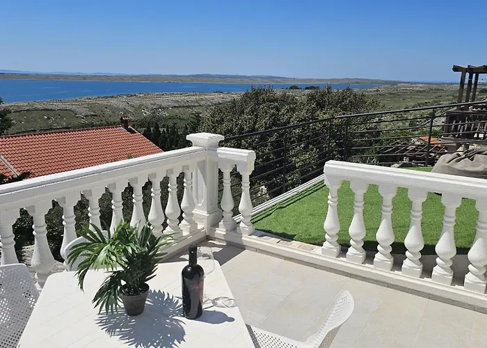 Look Smokvica Pag דירה *